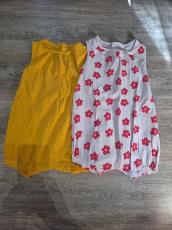 2 combinaisons short été jaune et à fleurs