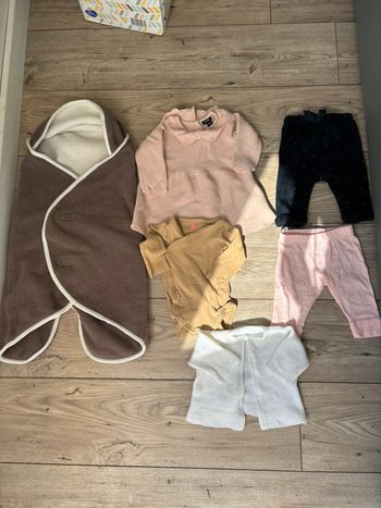 Lot vêtements fille bebe