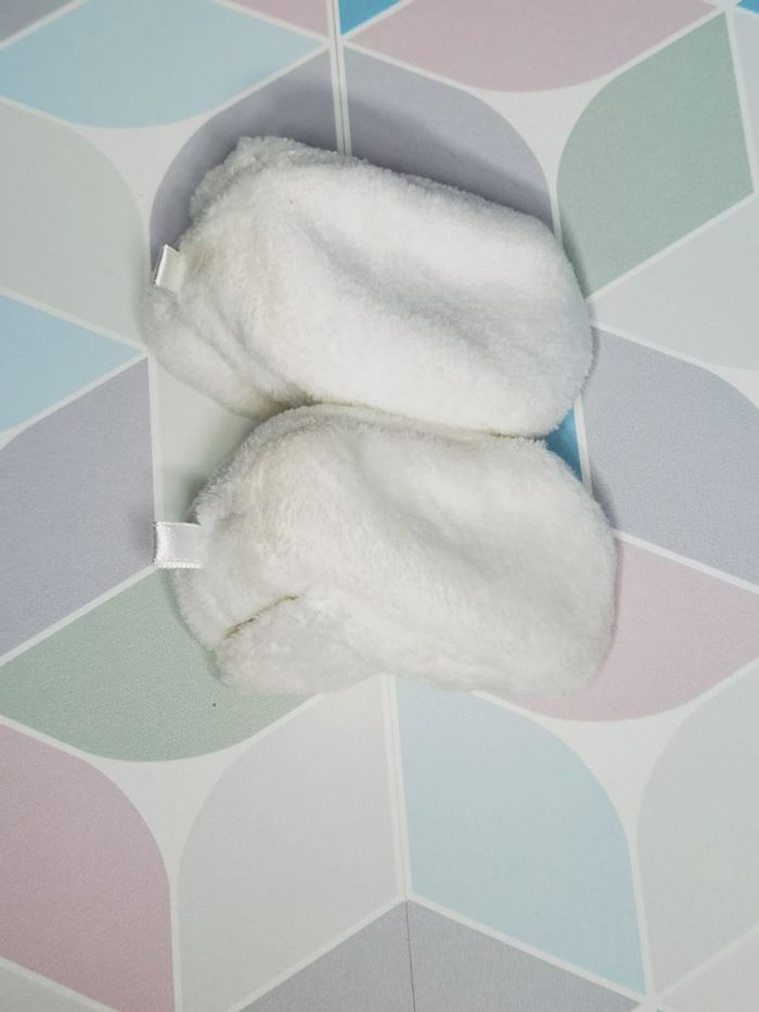 D3868 - chausson fille 6 mois - photo numéro 3