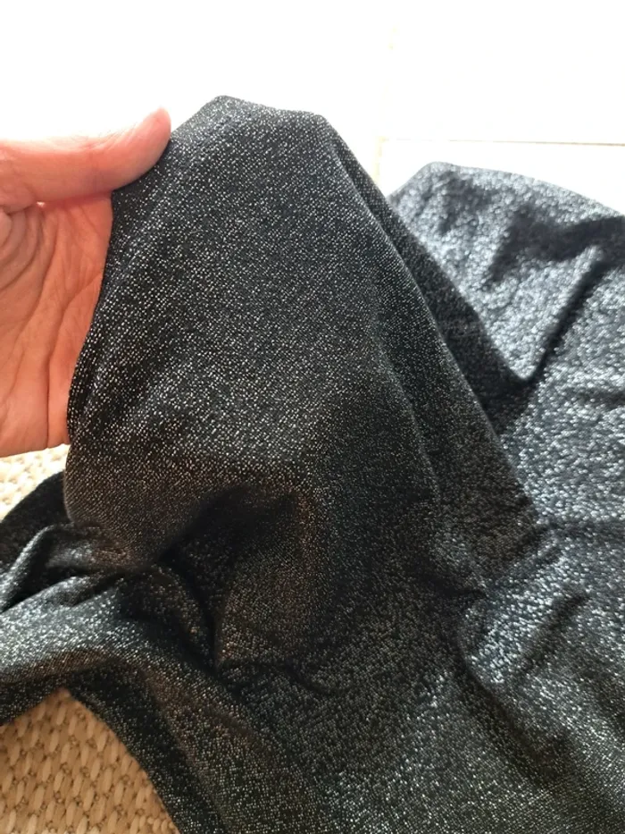 Robe noire pailletté dos nu - photo numéro 4