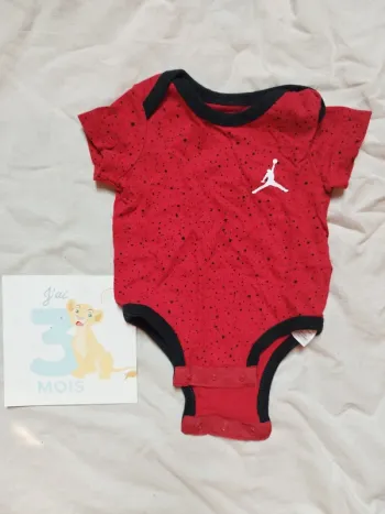 Body Jordan 3 mois