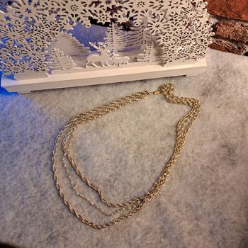 Collier long chaînette argenté et petites perles beige