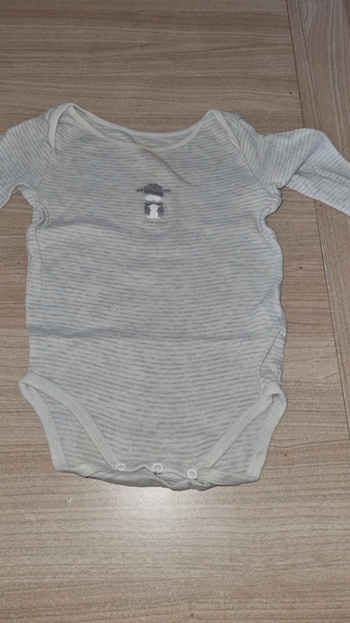 Lot 5 bodys 24mois