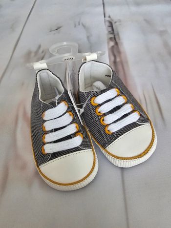Paire de chaussures 3/6 mois