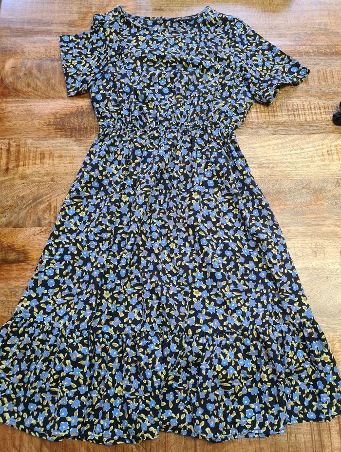 Robe été longue taille M bleu noir fleurie