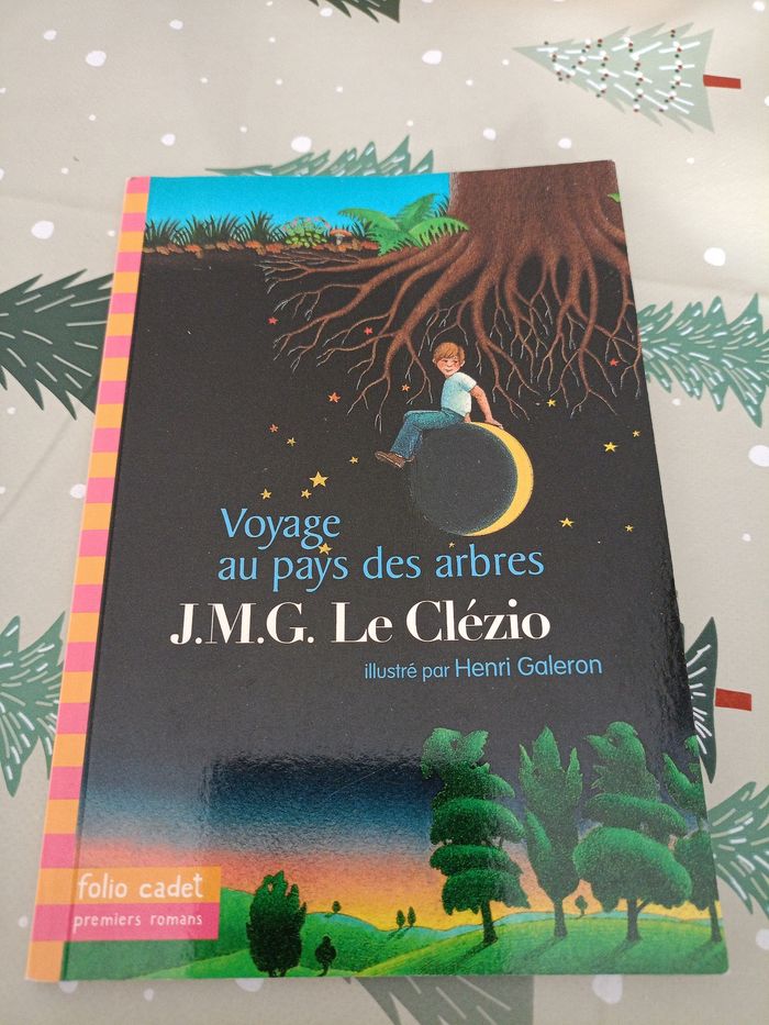 Livre voyage au pays des arbres