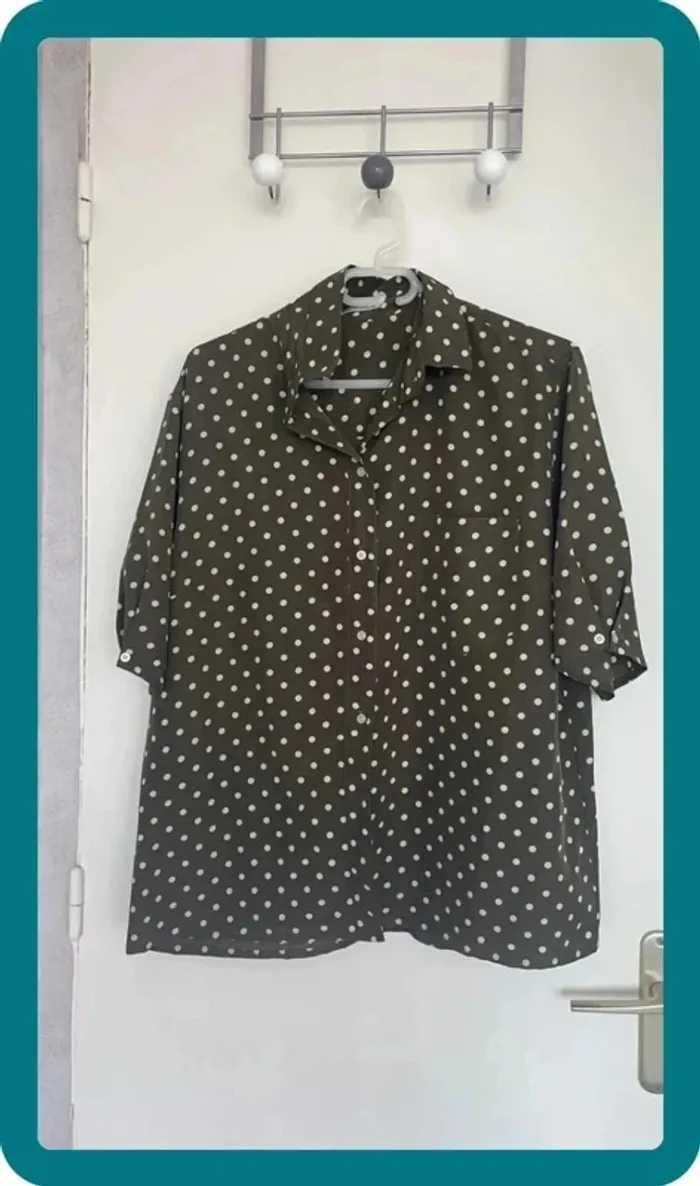 Chemise à pois kaki
