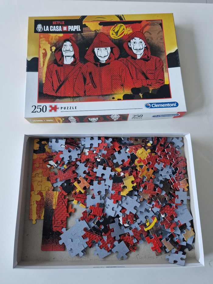 Puzzle Clémentoni Casa de papel Netflix  250 pièces - photo numéro 2