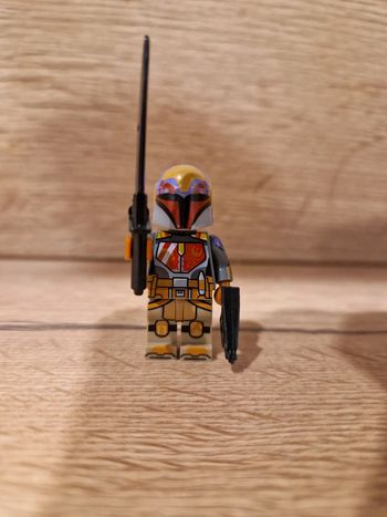 Figurine type lego Sabine Wren Mandalorian star wars