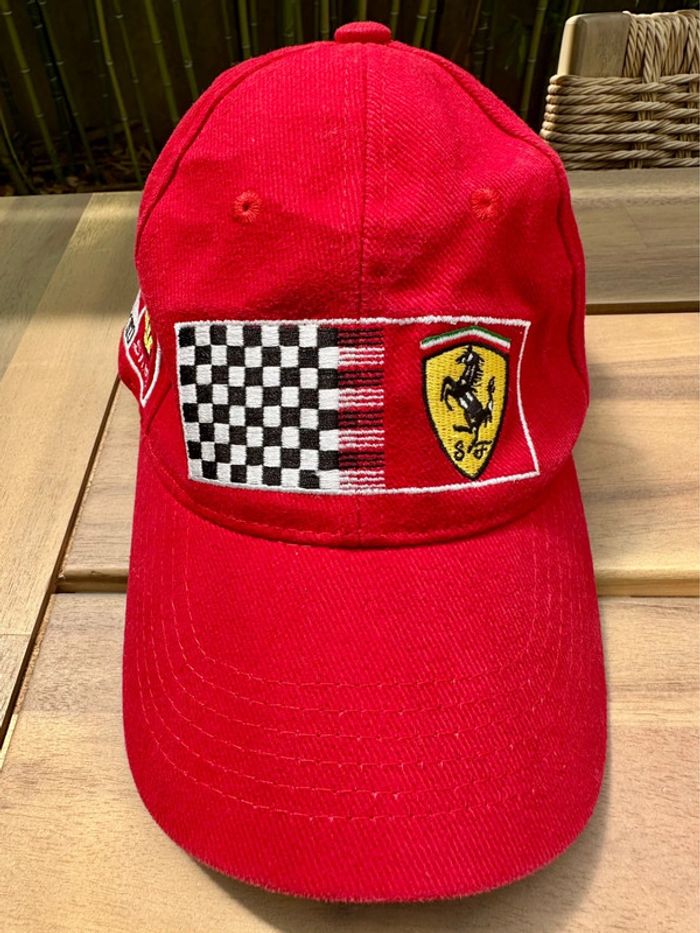Casquette Ferrari x Marlboro - photo numéro 12