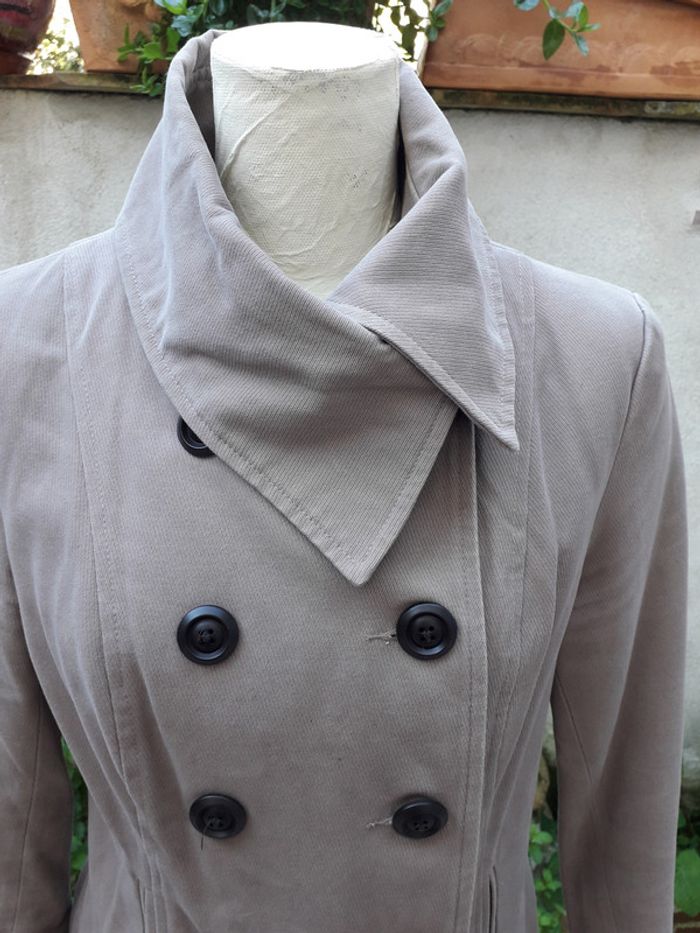 Manteau mi-saison beige très finement côtelé - photo numéro 2