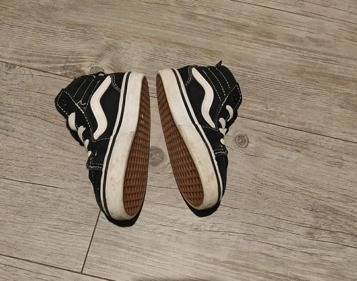 Vans montante noire très bon état 23.5 - photo numéro 2
