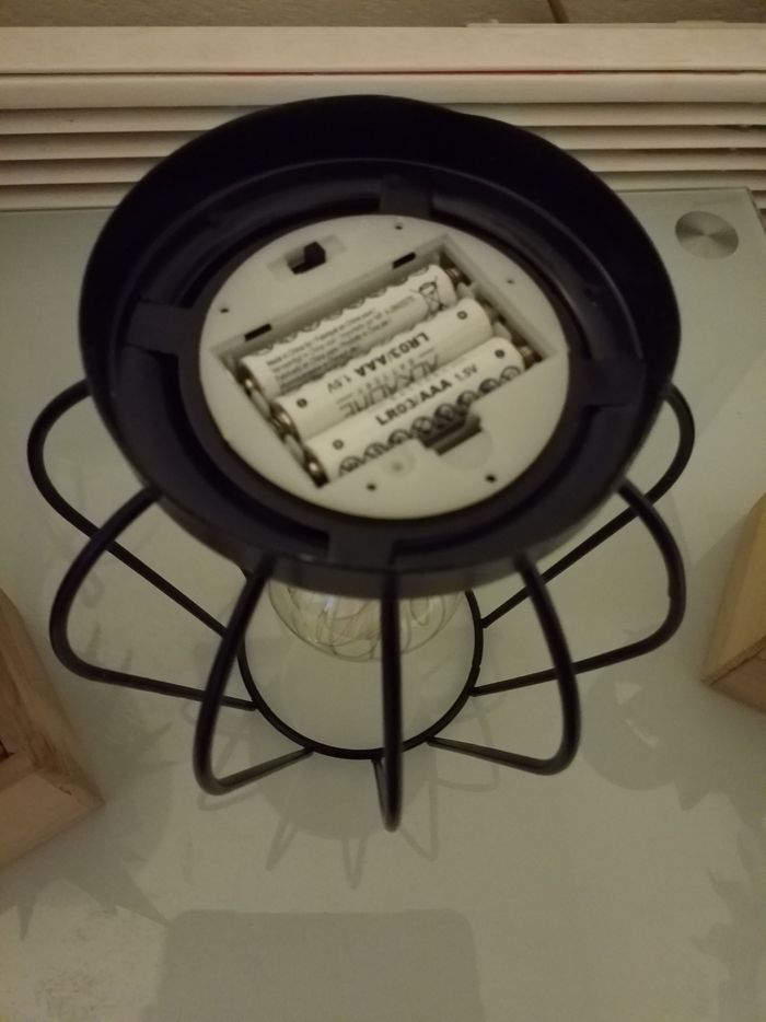 décoration lumineuse noire bon état manque le cache piles - photo numéro 3