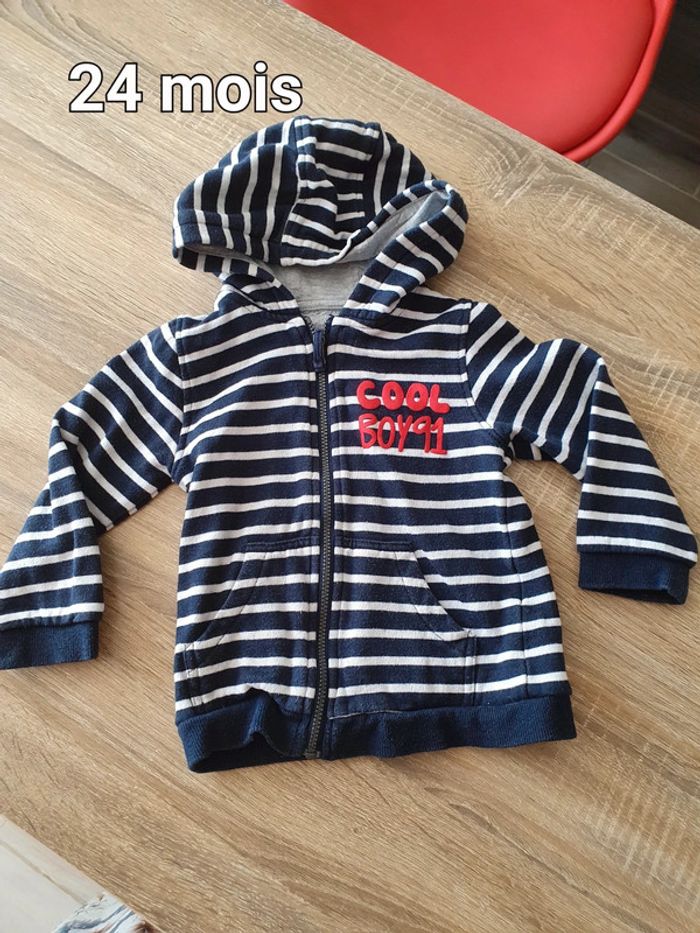 Veste capuche / 24 mois