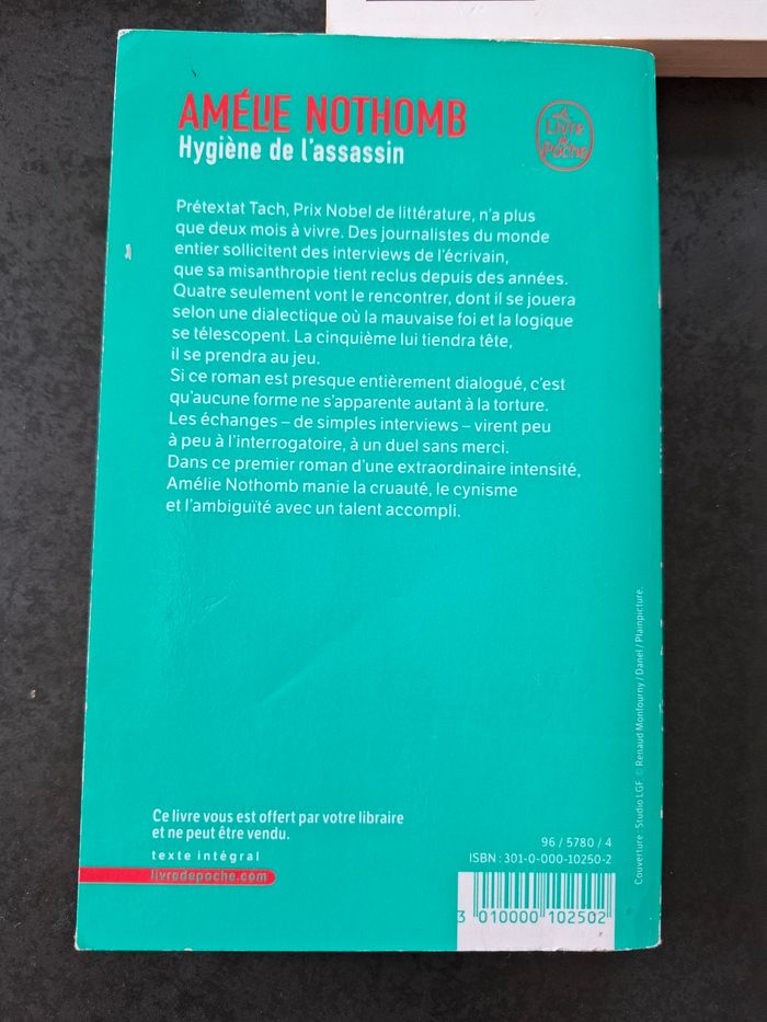 Lot de 3 livres d'Amélie Nothomb en bon état - photo numéro 4