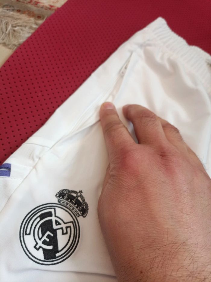 Pantalon de foot Real Madrid, Adidas Authentique Officiel taille enfant 15/16 ans, Neuf - photo numéro 5