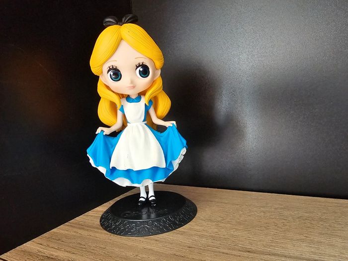 Grande figurine Q Posket disney alice aux pays des merveilles