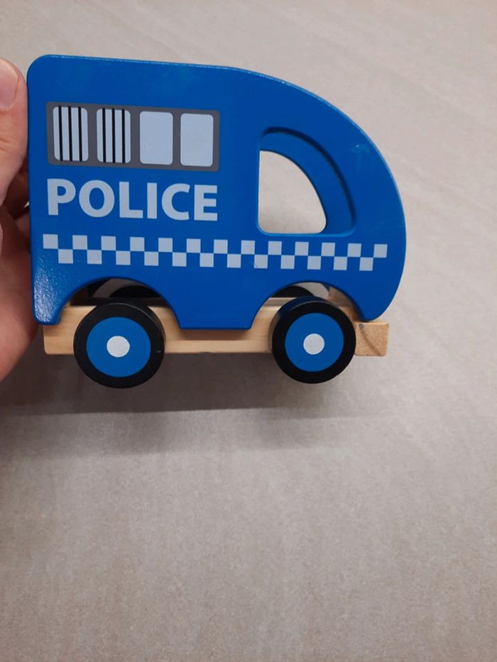 Voiture police en bois