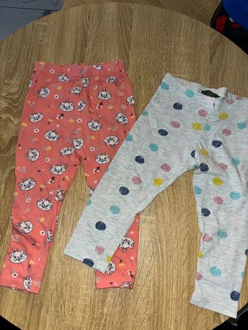 Lot de 2 leggings fille 18/24 mois en très bon état