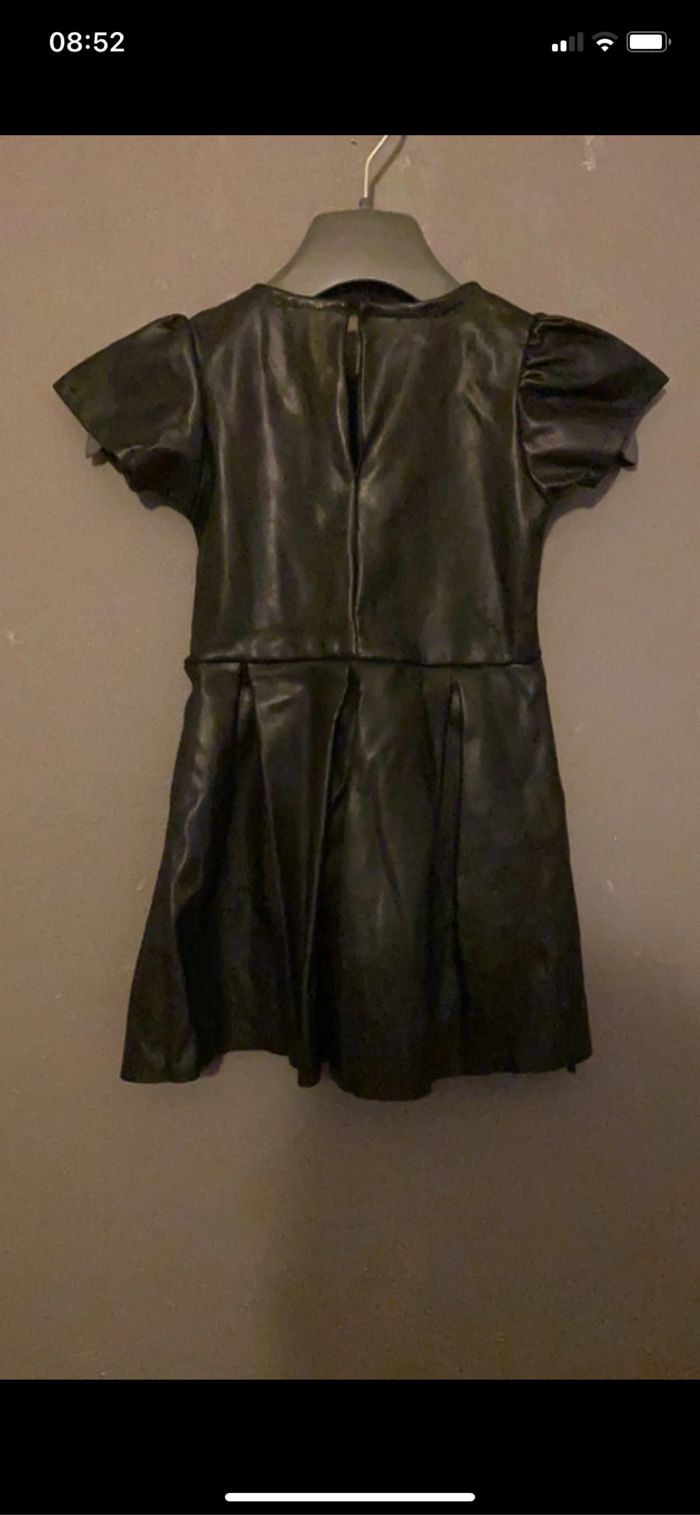 Robe simili cuir fille - photo numéro 2