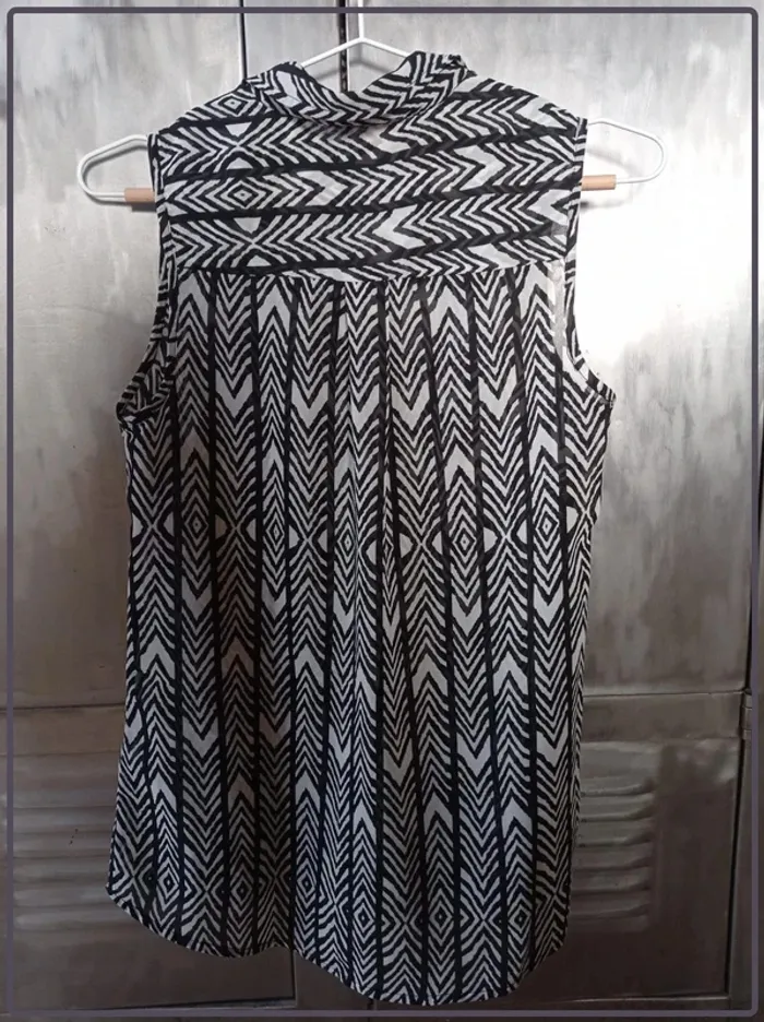 Blouse sans manches noir et blanc Camaïeu taille S bon état - photo numéro 2