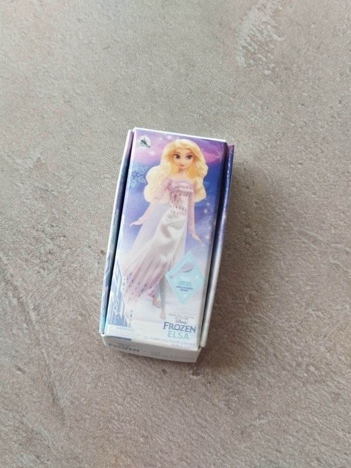 Figurine Mini brands Disney Store Édition - Elsa de la Reine des Neiges - photo numéro 2