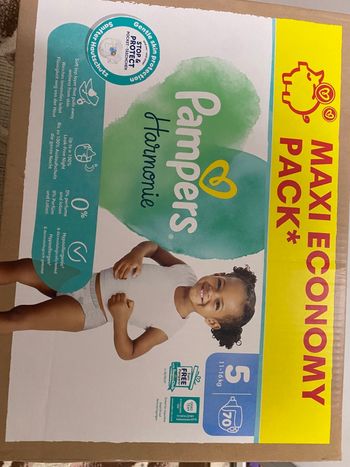 70 couches Pampers taille 5 harmonie
