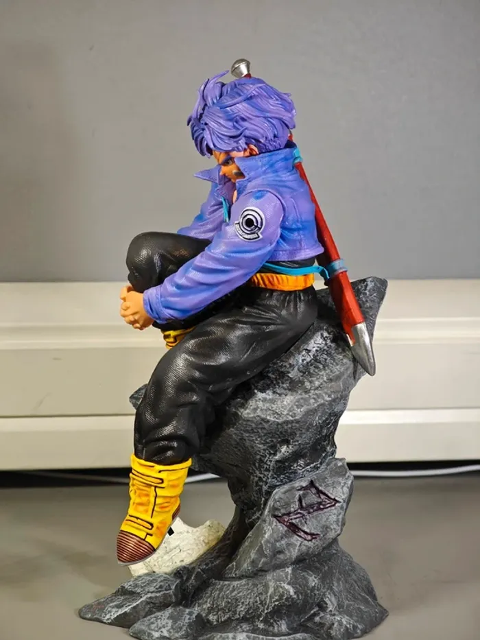 Figurine Dragon Ball Z : Mirai Trunks 26cm neuve avec boîte - photo numéro 4