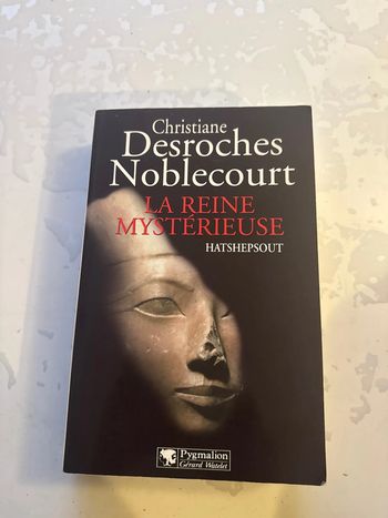 Livre la reine Mystérieuse