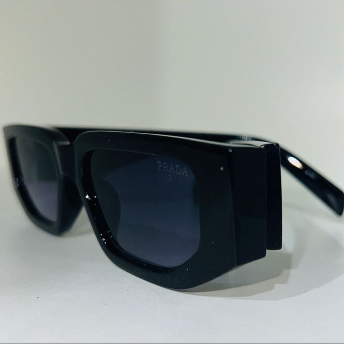 Lunette de soleil prada - photo numéro 3