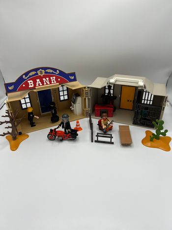 Playmobil banque et prison dans valisette
