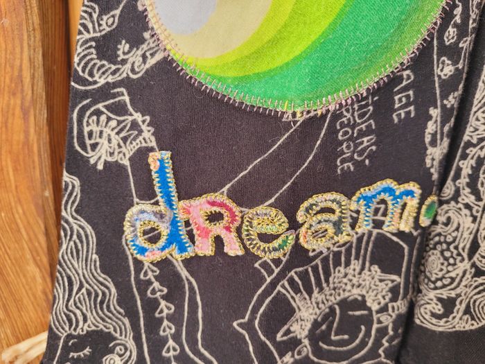 Superbe robe Desigual taille M (40) noire et blanche avec touches de couleurs - photo numéro 5