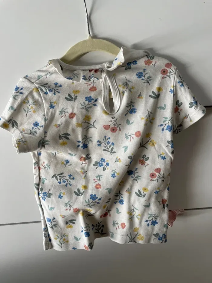 Tee shirt Petit Bateau 5 ans - photo numéro 2