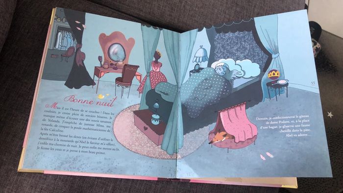 Livres « le grimoire de la princesse » et livre «princesses et fées » - photo numéro 3