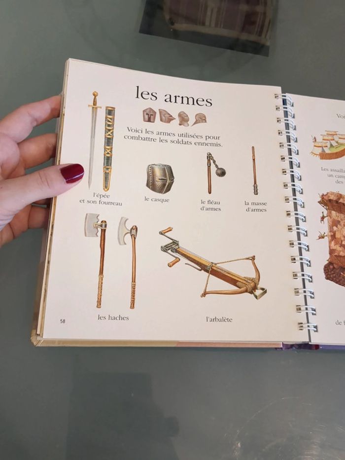 Livre encyclopédie les chevaliers et châteaux forts - photo numéro 2