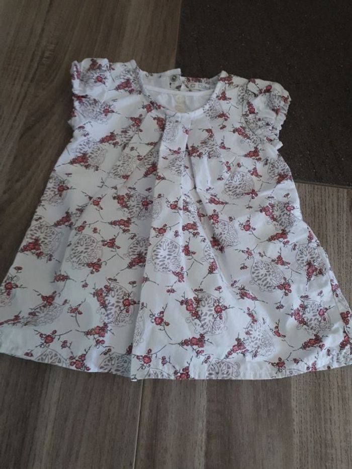 Lot 4 robes 1 jupe 6 mois parfait état