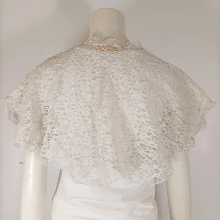 Cape en dentelle blanche - Maria Fontão Paris F003 - photo numéro 4