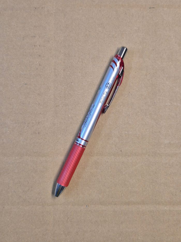 Lot 4 stylos Pentel Energel rouges - photo numéro 2