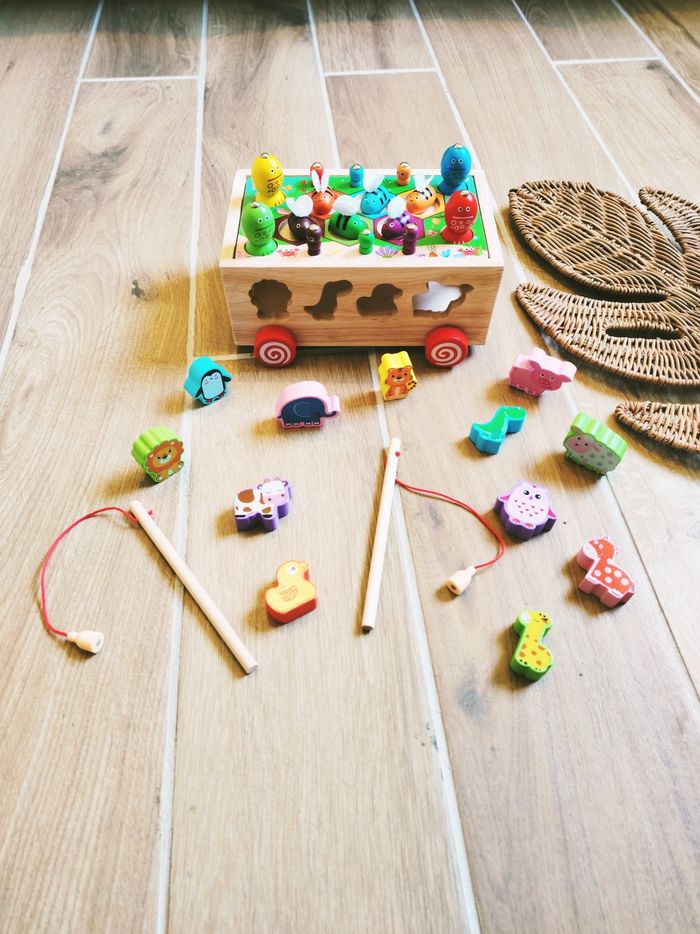 🐝Camion d'éveil multi activités 3 en 1 boîte à formes abeilles et pêche à la ligne en bois