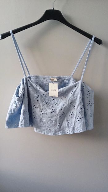 Top court bleu pastel volant taille L Pimkie