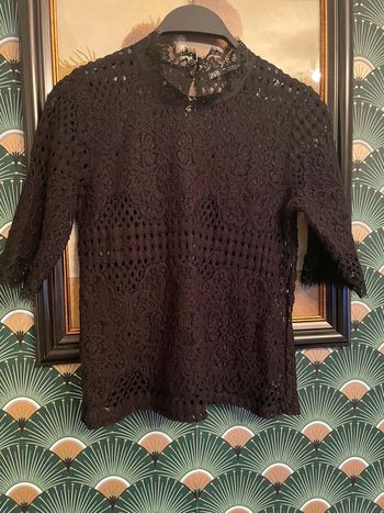 Top noir en dentelle Zara taille L