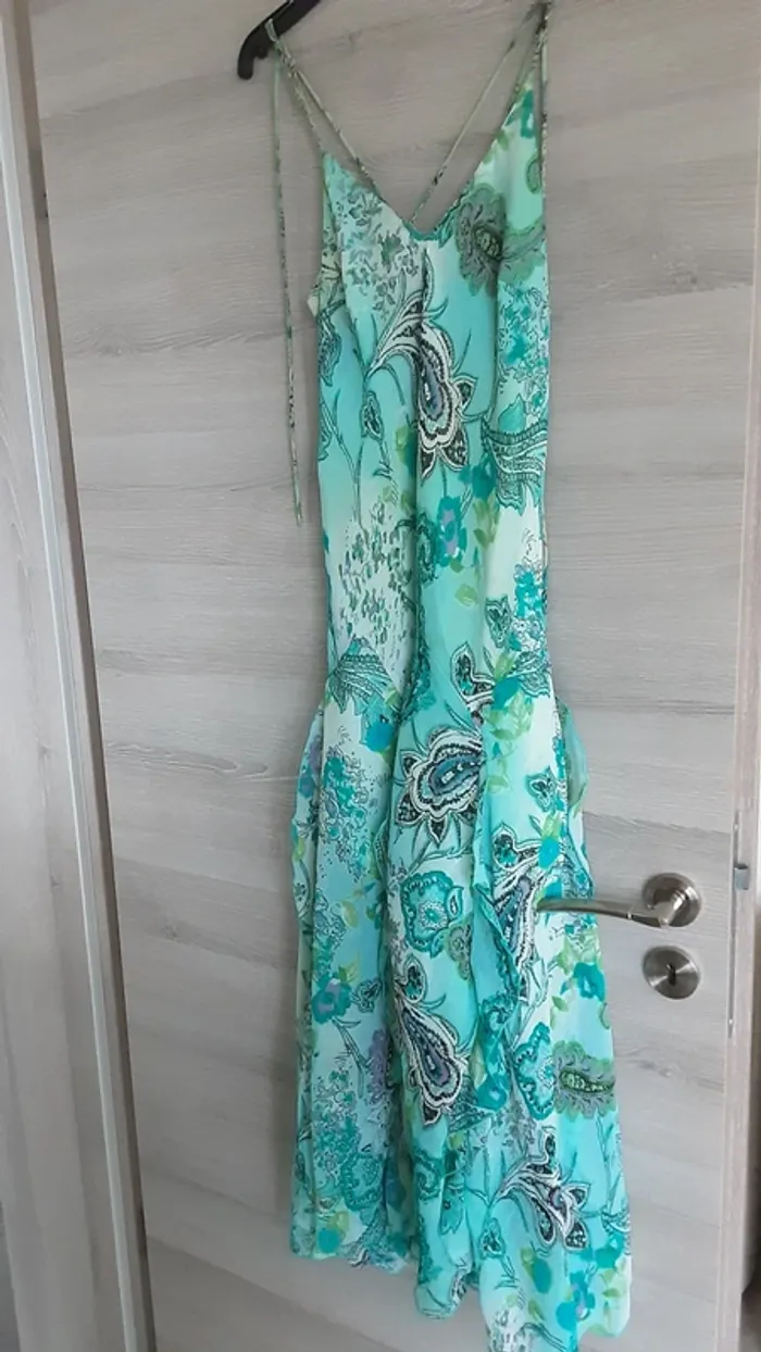 Robe mi-longue taille 38 - photo numéro 2