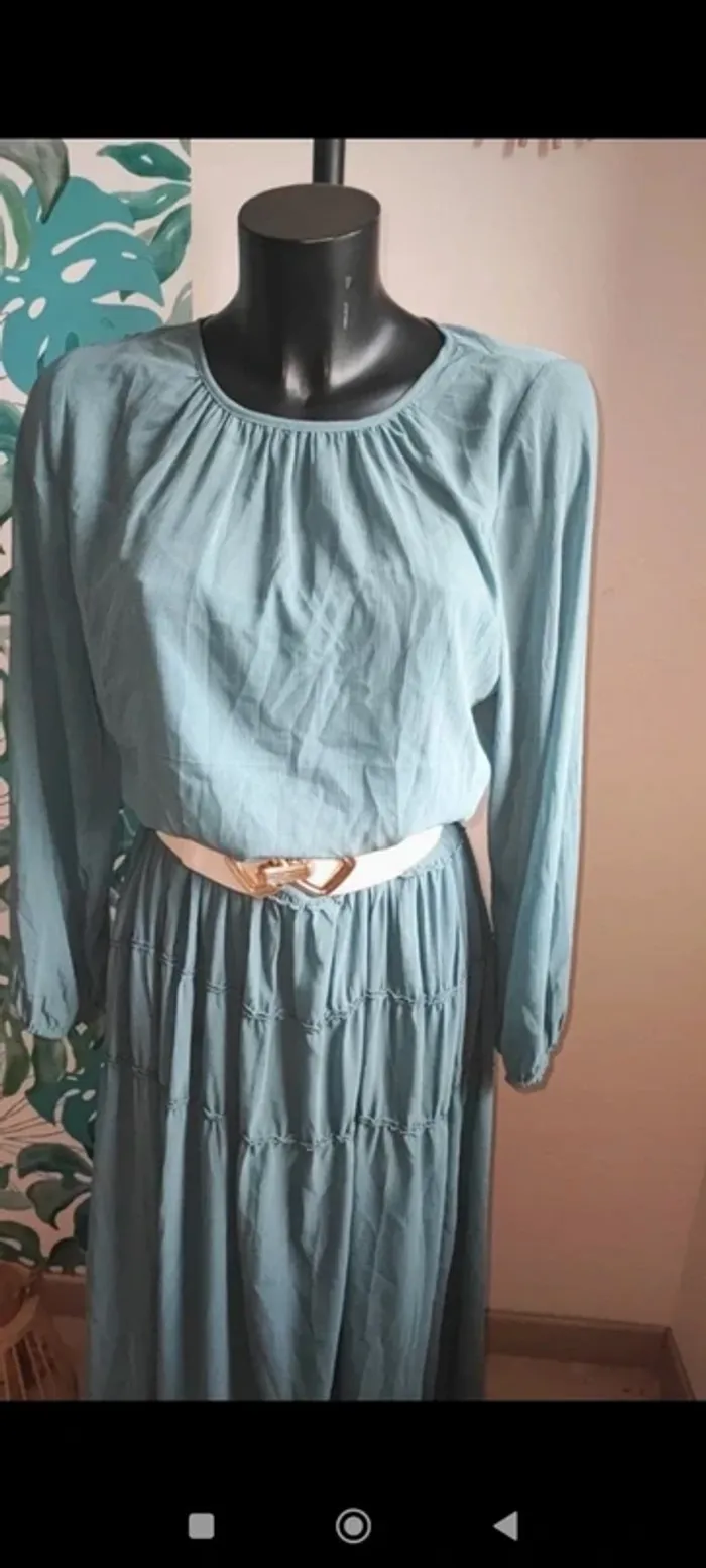 Longue robe fluide Taille 36 - photo numéro 3