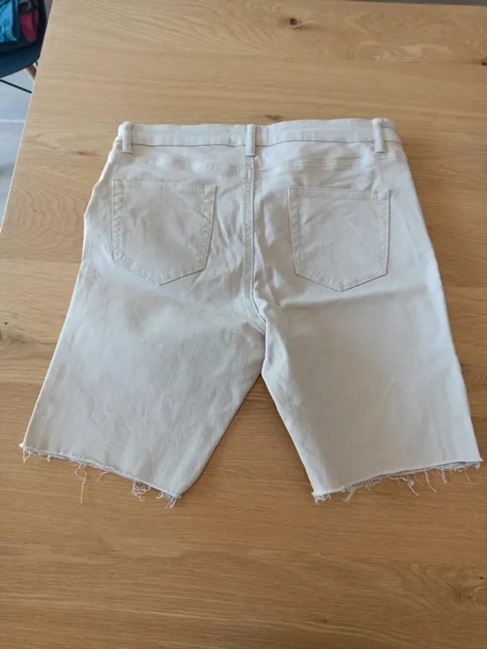 Short creme - photo numéro 3