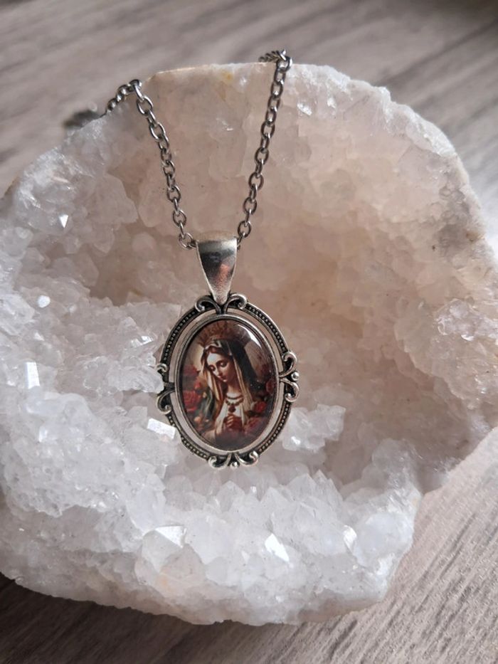 Collier médaillon notre dame du rosaire