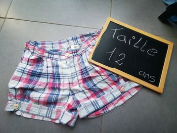 Short fille
