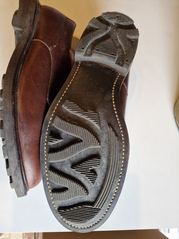 Chaussure pour homme taille 43. Marque Brandon
