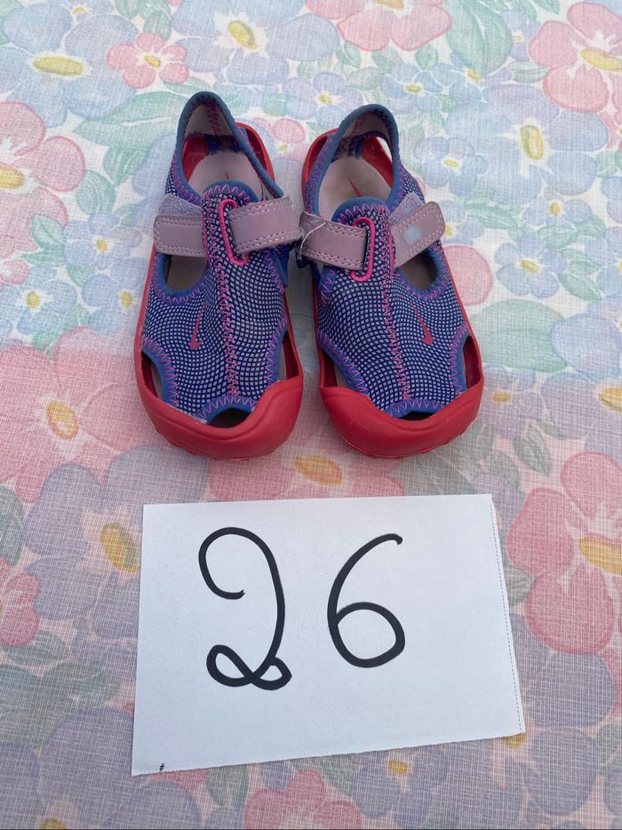 Paire de sandale barefoot nu pied nike 26