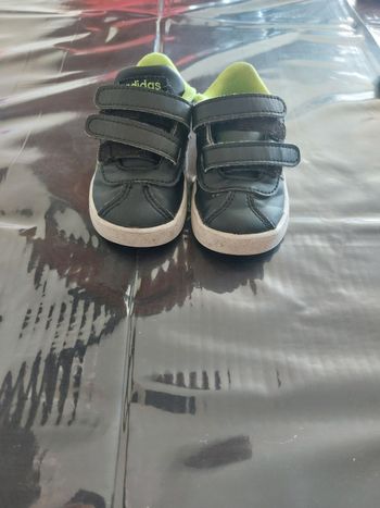 Basket addidas bébé