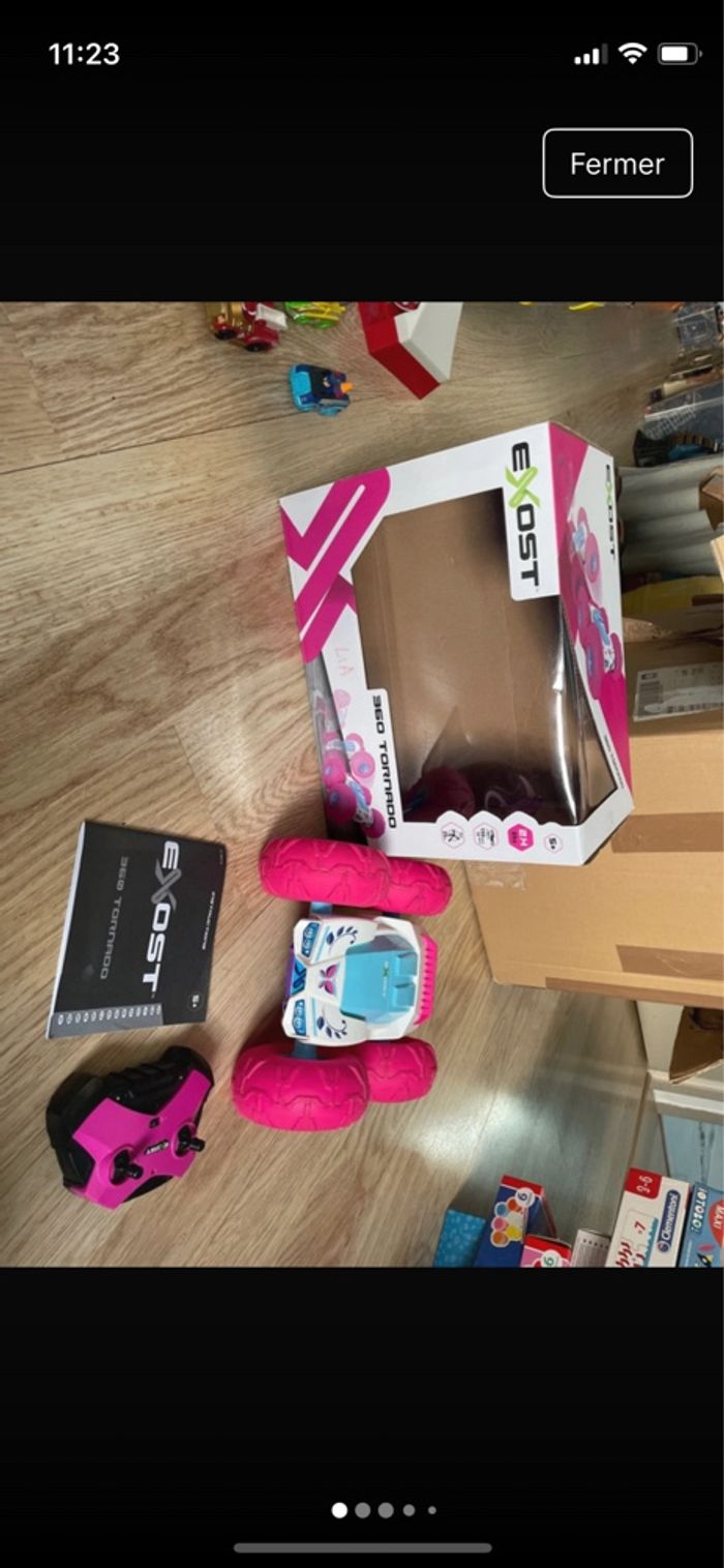 Voiture télécommandée